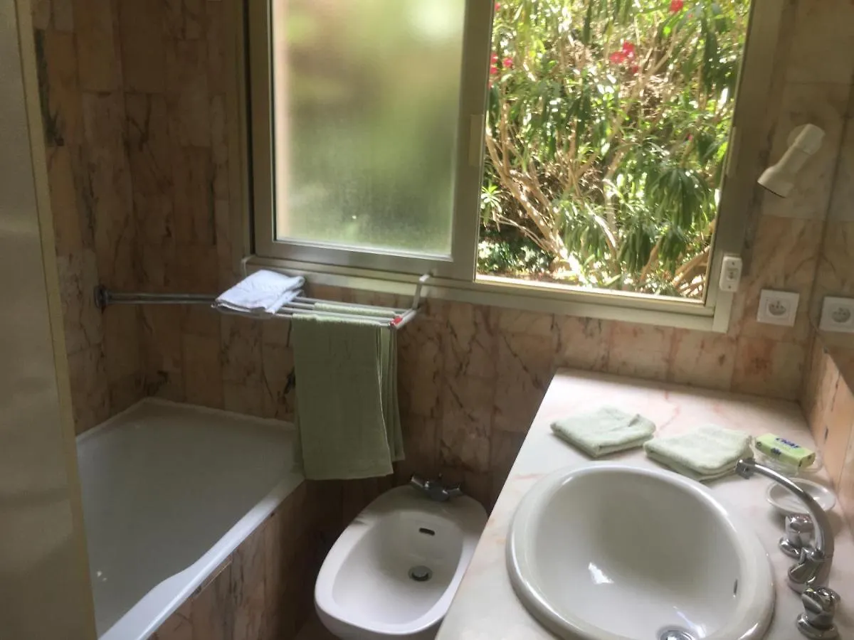 Clim Jardin Et Parking Prive -Piscine Tennis Et Park Vue Mer Grasse Apartament